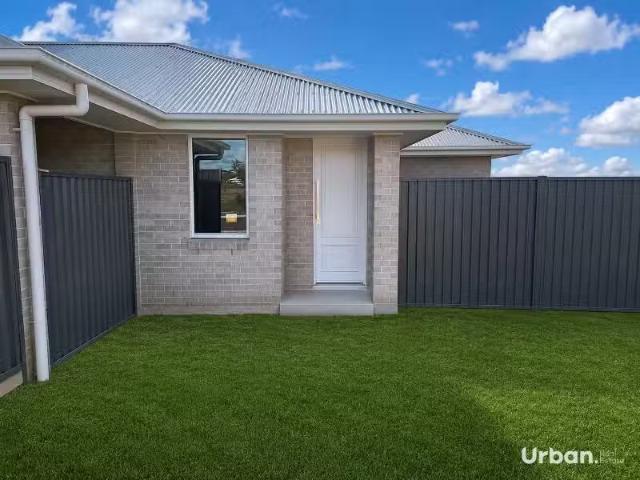 Cheap 2 BR 2A Strathmore Lane, Tahmoor Apartment for rent Lis.