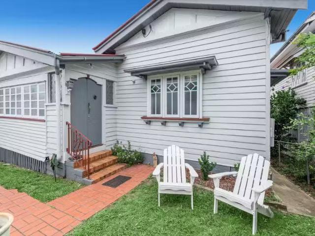 New 2 BR 347 Annerley Road, Annerley House for rent Listed by.