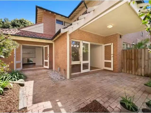 For Rent! 2 BR 3/45 Rangers Road, Cremorne Townhouse for rent.
