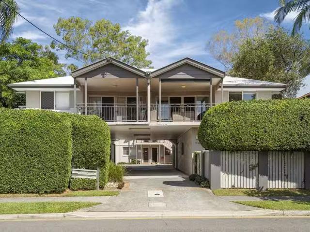 Nice 2 BR 3/49 Shottery Street, YERONGA, QLD 4104 Unit for R.