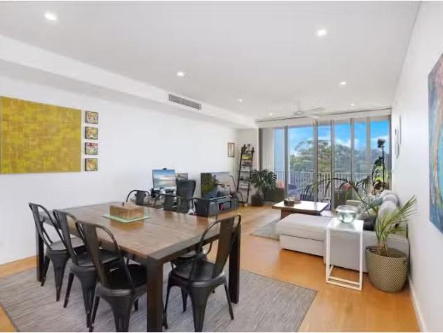 Cheap 2 BR 361/803 New Canterbury Road, Dulwich Hill Apartment.