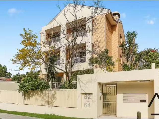 For Rent! 2 BR 3/62 64 Beach Road, Bondi Beach Apartment for r.