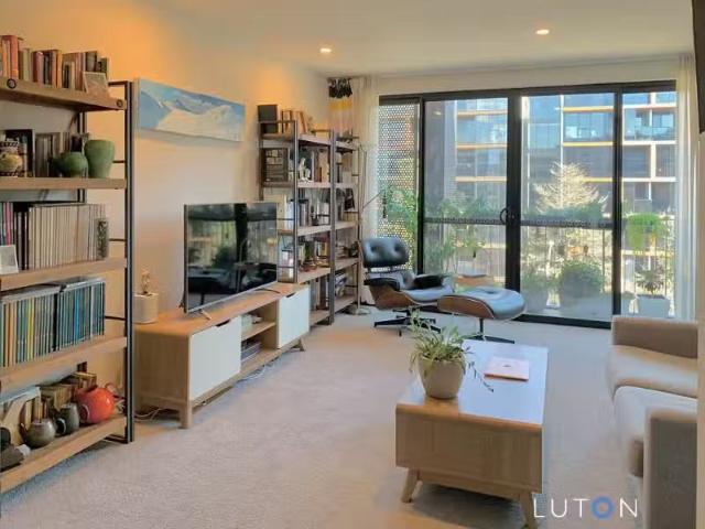 Just in! 2 BR 37/40 Mort Street, Braddon Apartment for rent L.