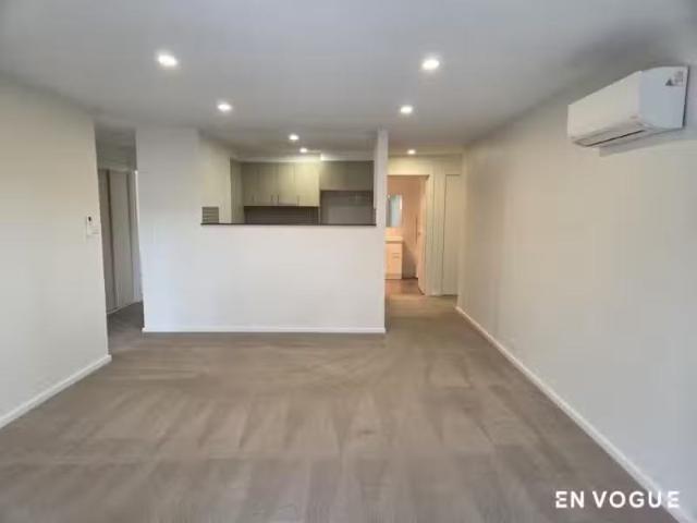 Cheap 2 BR 3/74 Macleay Street, Turner Apartment for rent Lis.