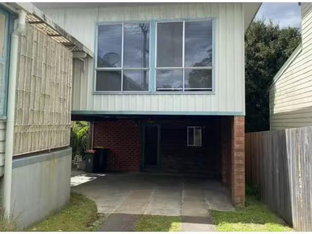 Just in! 2 BR 3/13 Worrigee Street, NOWRA Apartment for rent.