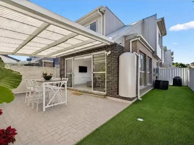 Just in! 2 BR 3/112 114 Karne Street North, Roselands Townhous.