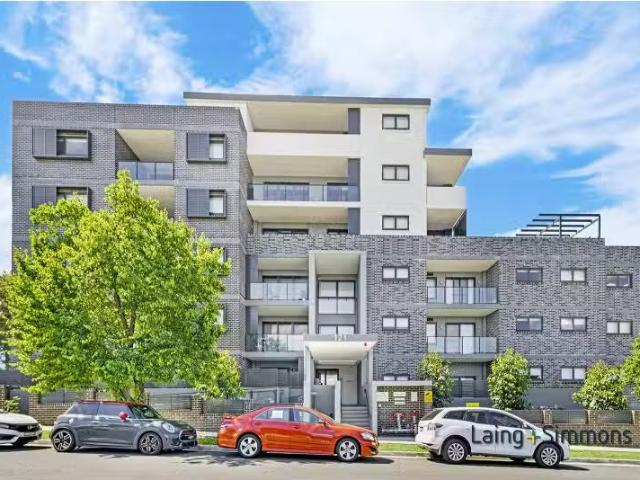 Cozy 2 BR 320/121 Arbutus Street, Canley Heights Apartment for.