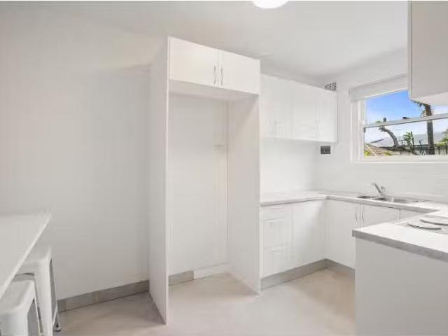 For Rent! 2 BR 3/26 Barremma Road, Lakemba Apartment for rent.