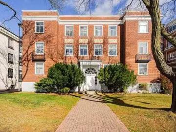 For Rent! 2 BR 3 1401 Crois. Sherwood, Mont Royal, QC, H3R 3C7.