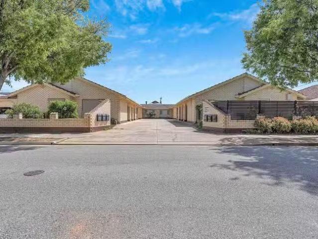Cheap 2 BR 4/4 Romford Street, West Hindmarsh, SA 5007