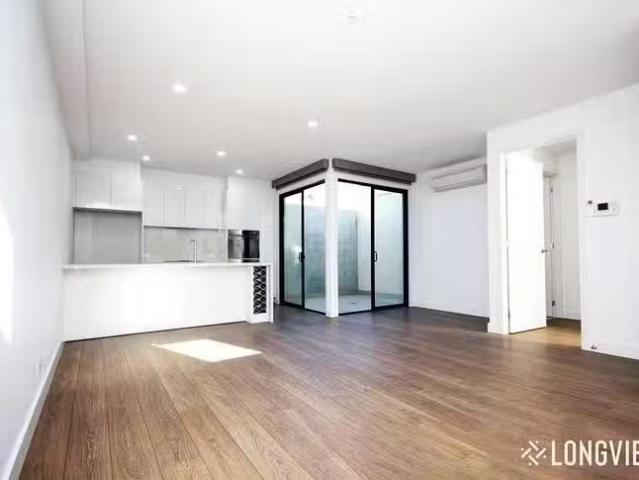 Just in! 2 BR 4/506 Neerim Road, Murrumbeena, VIC 3163