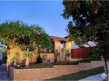 Just in! 2 BR 4/5 Deighton Road, Dutton Park, QLD 4102