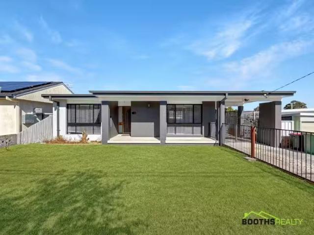 Deal! 2 BR 46 Mary Street, Gorokan House for rent Listed by S.
