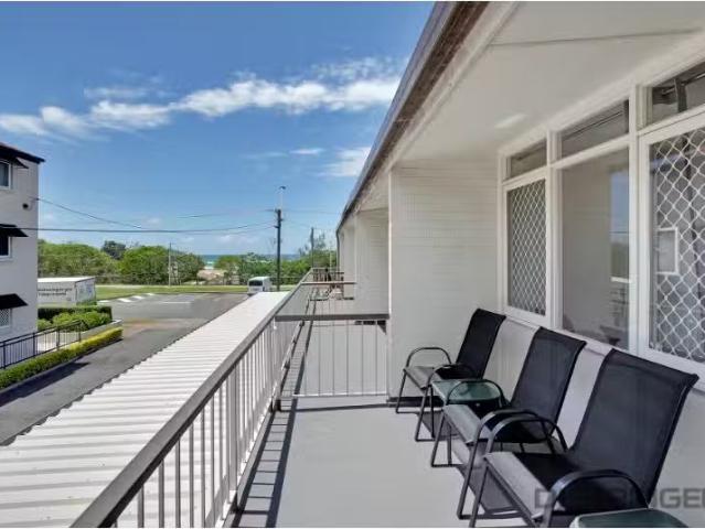 New 2 BR 4/74 Pacific Parade, Bilinga Apartment for rent List.