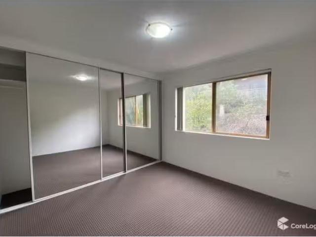 Cozy 2 BR 4/9 11 Wigram Street, Harris Park Apartment for rent.