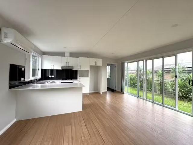 Unique 2 BR 40b Harris Street, CESSNOCK Apartment for rent Li.