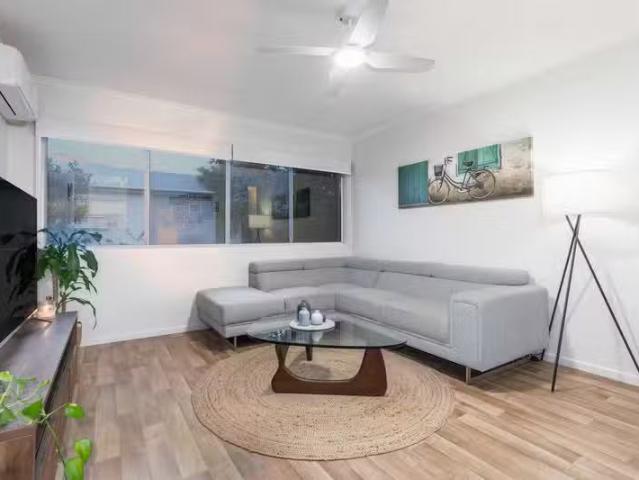 Cheap 2 BR 4/15 Deviney Street, MORNINGSIDE, QLD 4170 Apartm.