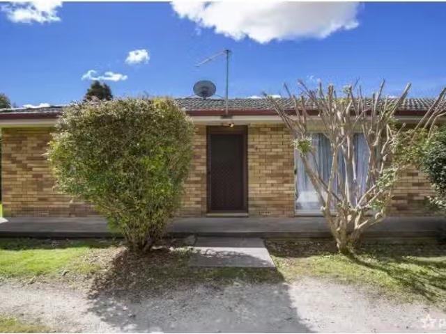 Deal! 2 BR 4/186 Marsh Street, Armidale Apartment for rent Li.