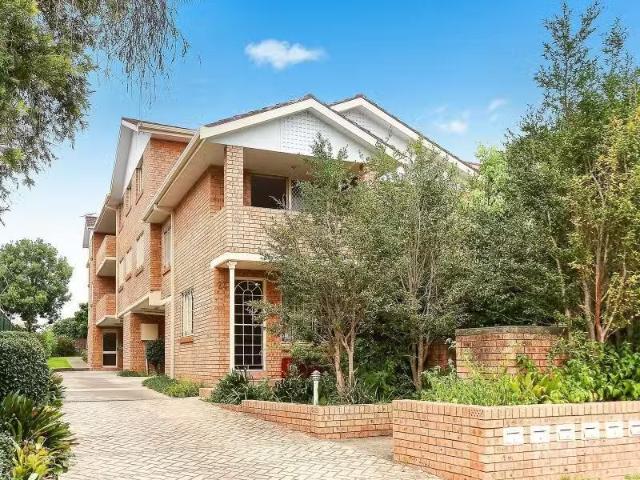 Cheap 2 BR 4/23 Shadforth Street, Wiley Park Apartment for ren.