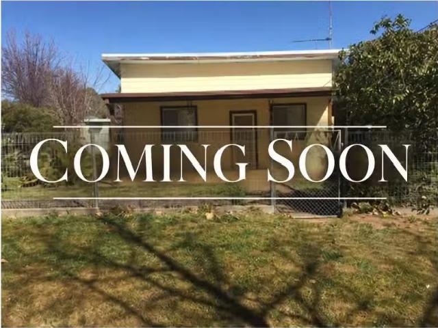 Charming 2 BR 42 Audley St, Narrandera House for rent Listed.