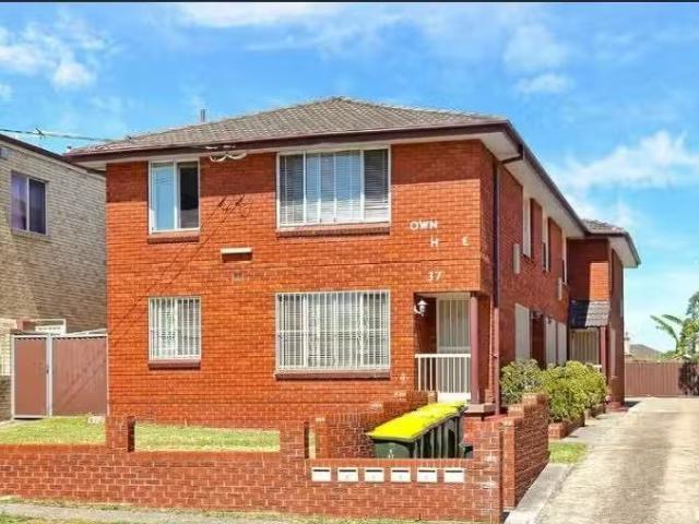 Cheap 2 BR 4/37 KING GEORGES RD, WILEY PARK Townhouse for rent.