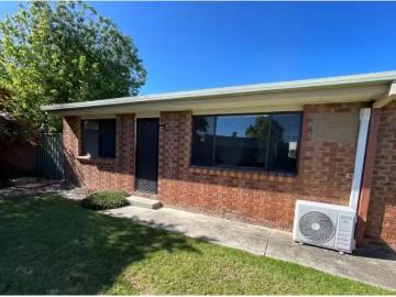 Nice 2 BR 5/8 Croft Street, HOLBROOK Apartment for rent Liste.