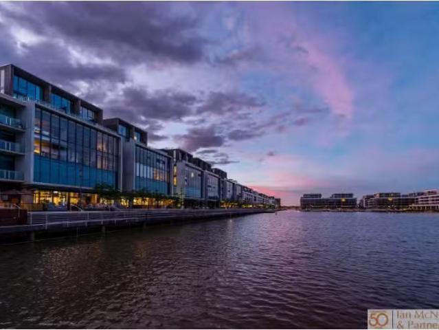Charming 2 BR 59/41 Eastlake Parade, Kingston Apartment for re.
