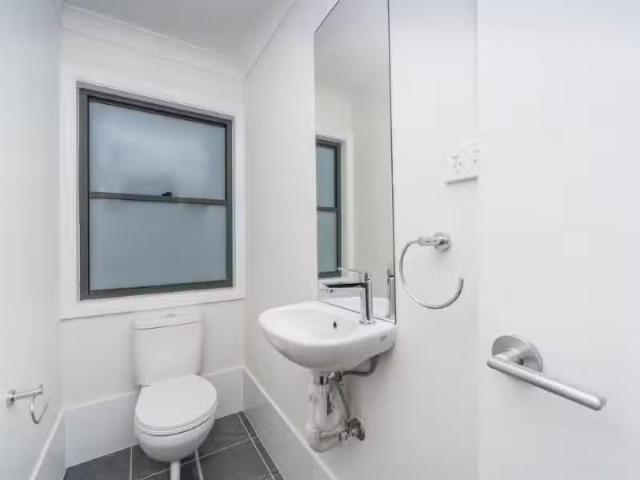 Cheap 2 BR 5/11 Moani Street, WALLSEND Townhouse for rent Lis.