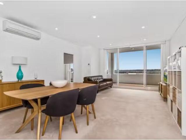 Deal! 2 BR 513/17 Woodlands Avenue, Breakfast Point Apartment.