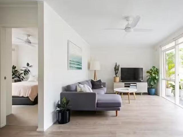 Nice 2 BR 5/21A Koorala Street, Manly Vale, NSW 2093