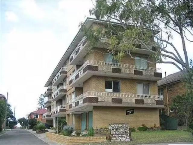 Deal! 2 BR 5/28 Hercules Road, Brighton Le Sands, NSW 2216