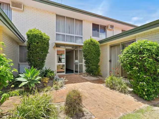 For Rent! 2 BR 52/98 Mandurah Terrace, MANDURAH, WA 6210 Hou.