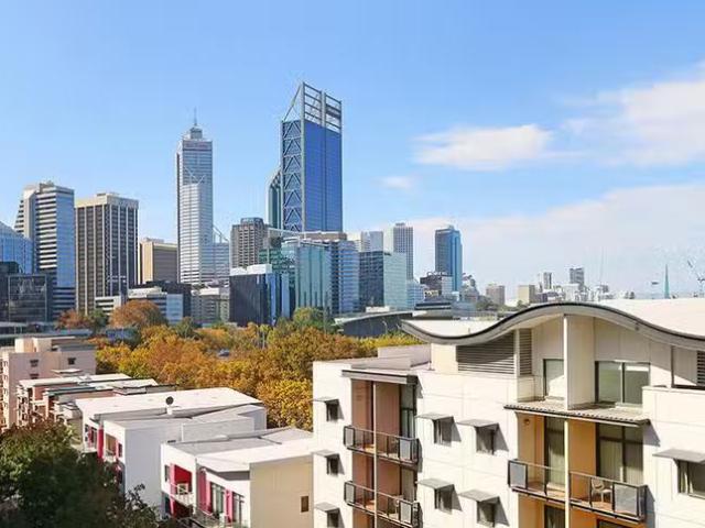 Nice 2 BR 53/128 Mounts Bay Road, Perth, WA 6000