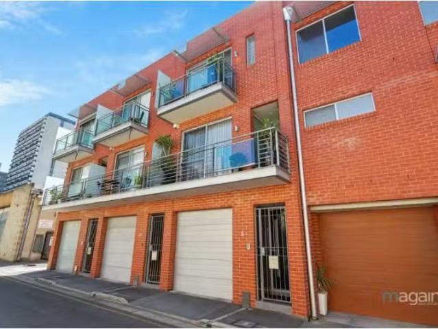 Nice 2 BR 5 Toms Ct, Adelaide Townhouse for rent Listed by Tr.