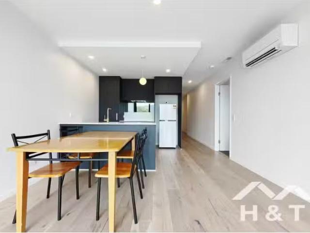 Just in! 2 BR 601/81 Cooyong Street, Reid Apartment for rent.