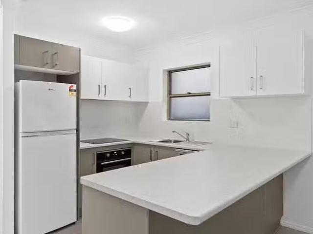Charming 2 BR 6/124 Carmody Road, St Lucia, QLD 4067