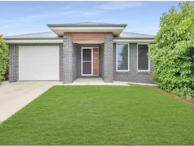 Cozy 2 BR 6/15 Murndal Place, Bourkelands House for rent List.