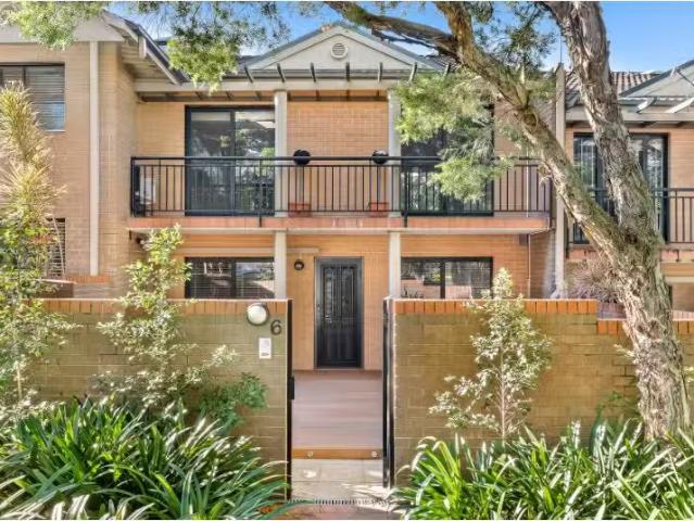 Rental! 2 BR 6/22 28 Premier Street, Gymea Townhouse for rent.