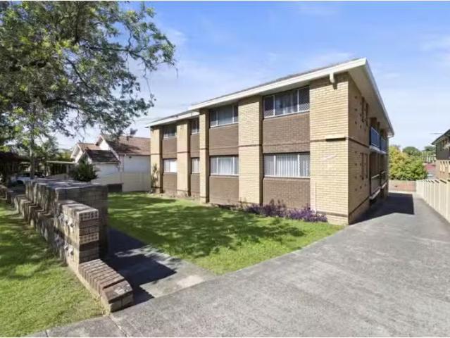 Nice 2 BR 6/36 Myers Street, Roselands Apartment for rent Lis.