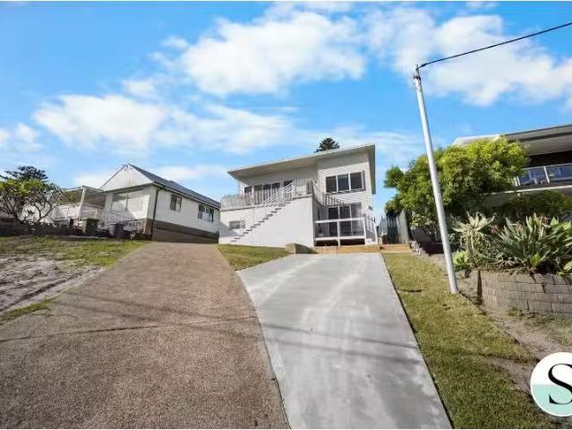 Charming 2 BR 6A Northcote Avenue, Swansea Heads Townhouse for.