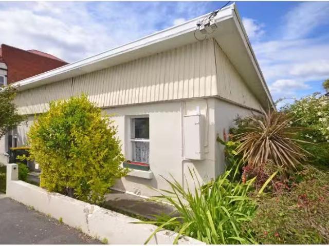 Charming 2 BR 6B Cavell Street, WEST HOBART Apartment for rent.