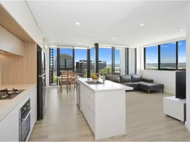 Rental! 2 BR 701/81A Lord Sheffield Circuit, Penrith Apartment.