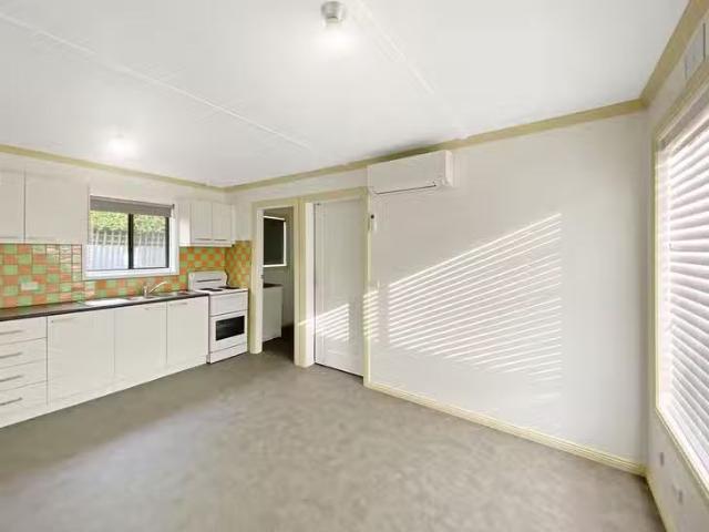 Just in! 2 BR 8 Shadforth Street, Terang, VIC 3264