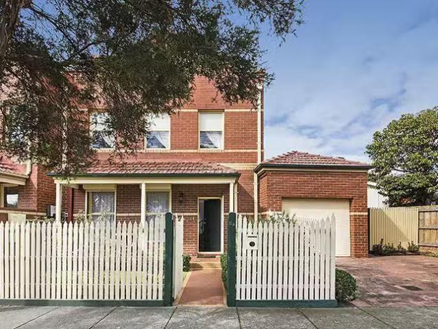 Rental! 2 BR 8A Leamington Crescent, Caulfield East, VIC 3145