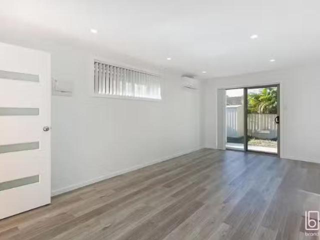 Unique 2 BR 8a Scribbly Gum Close, SAN REMO House for rent Li.