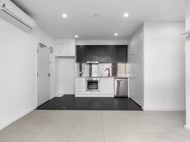 Rental! 2 BR 9/165 Sunshine Road, West Footscray, VIC 3012