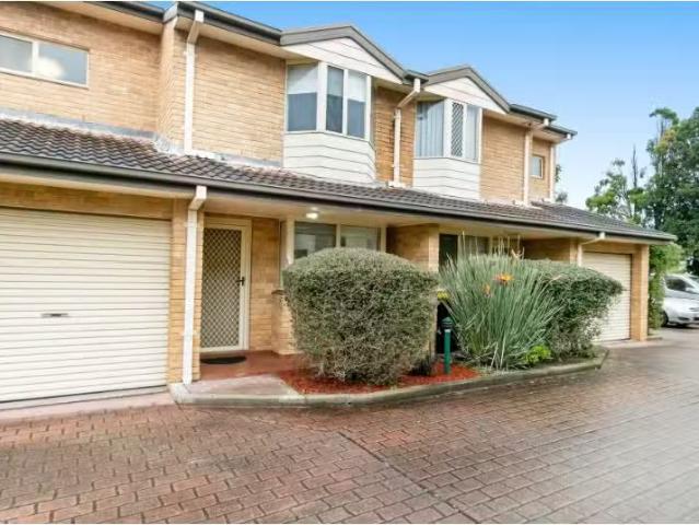 For Rent! 2 BR 9/19 Blakesley Road, South Hurstville Townhouse.