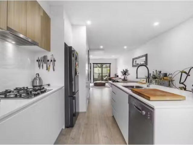 Deal! 2 BR 9/3 Lowrie Street, partson Townhouse for rent List.