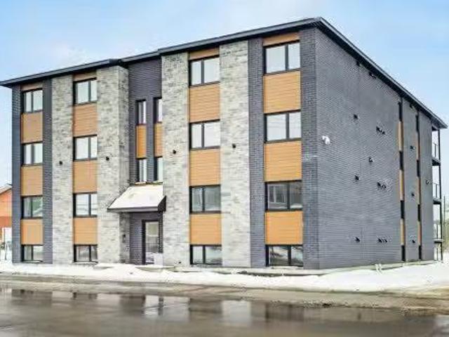 For Rent! 2 BR 9 121 Rue Principale, Lachute, QC, J8H 3A6 le.