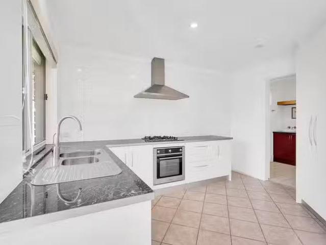 Nice 2 Bristol Terrace, Oakden, SA 5086